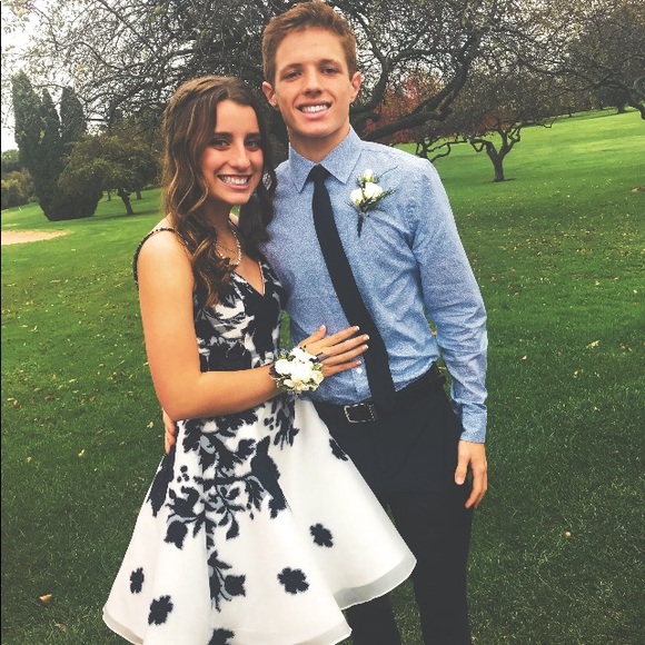 Jovani Dresses & Skirts - Jovani dress Size 2